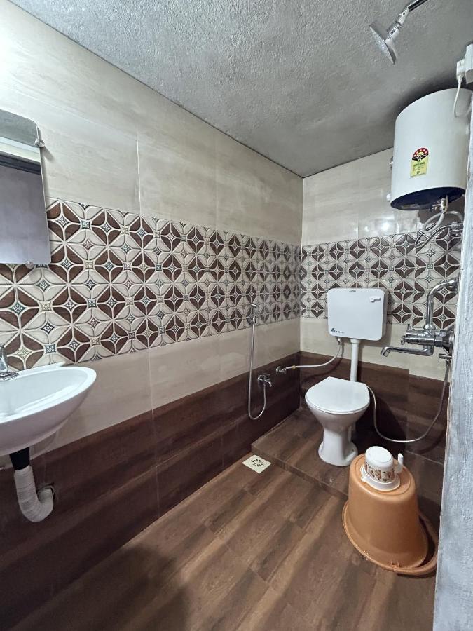 Hotel Shri Kunj 우자인 외부 사진