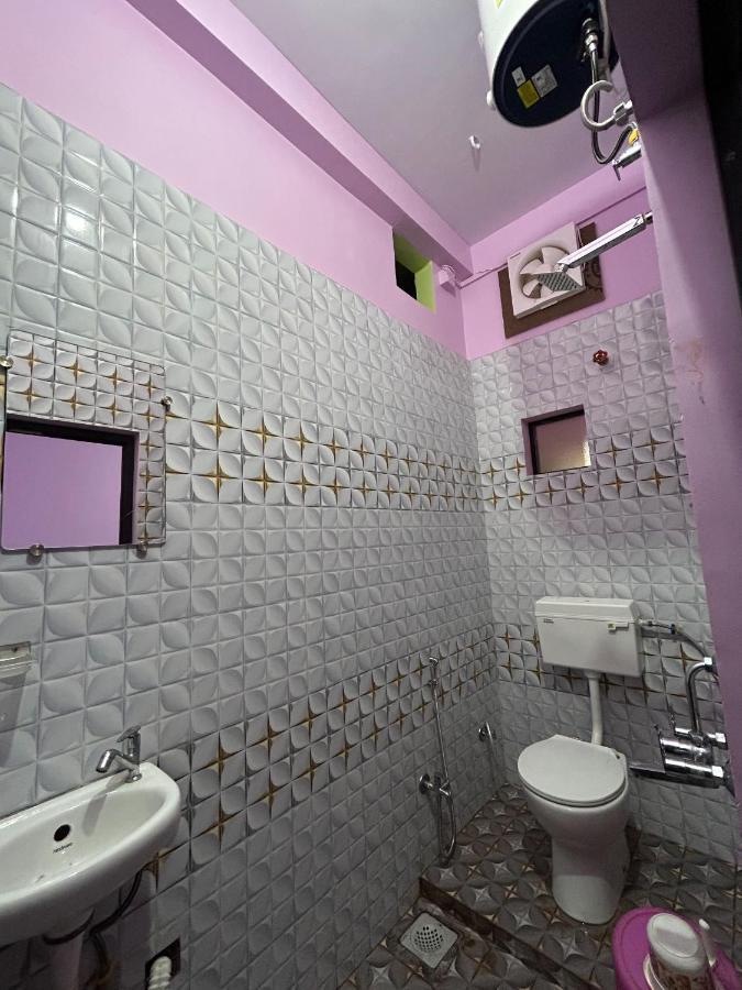 Hotel Shri Kunj 우자인 외부 사진