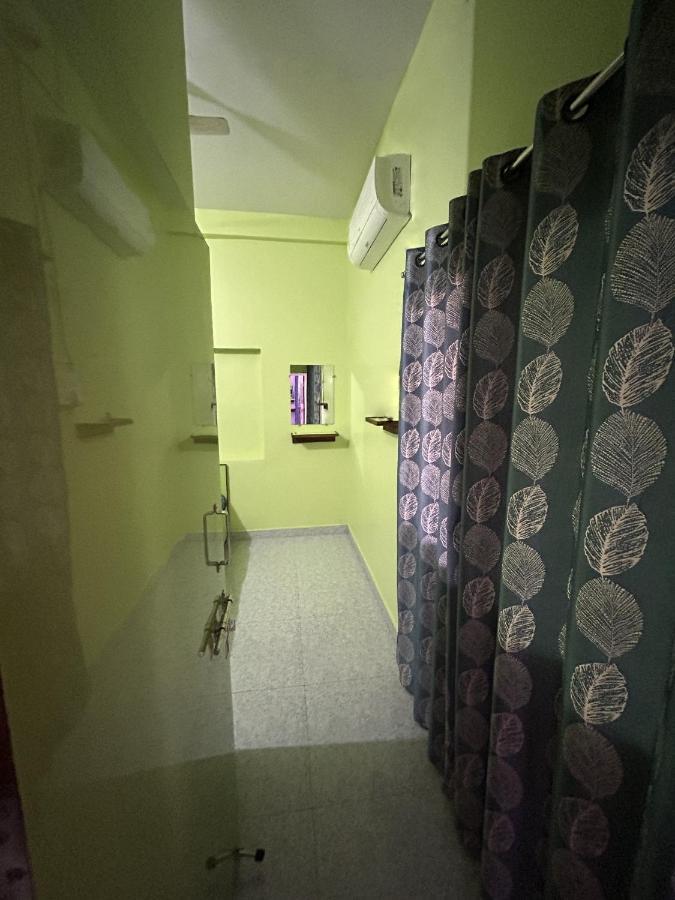 Hotel Shri Kunj 우자인 외부 사진