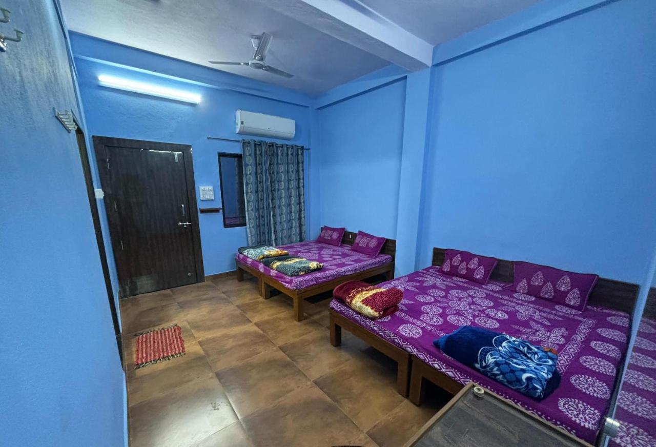 Hotel Shri Kunj 우자인 외부 사진